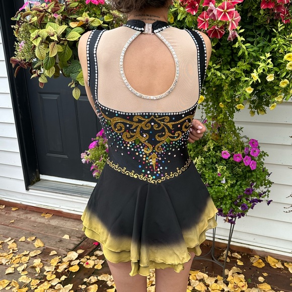 Skating dresses - Picture 6 of 6